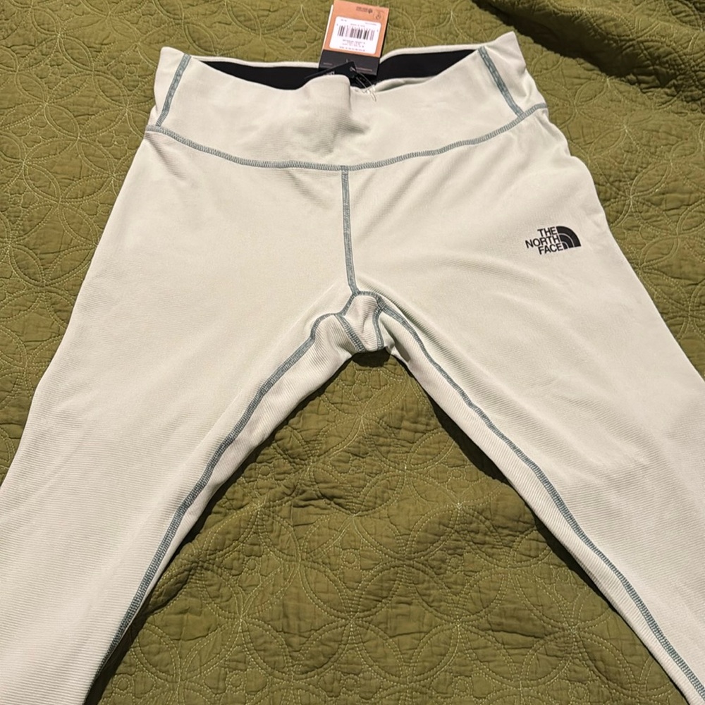 The North face fitted pants ! Extra large, brand new !